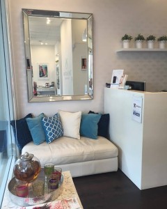 reception mirror desk